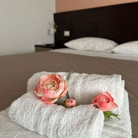 Bed & Breakfast La Rondinella チェラソーロ エクステリア 写真